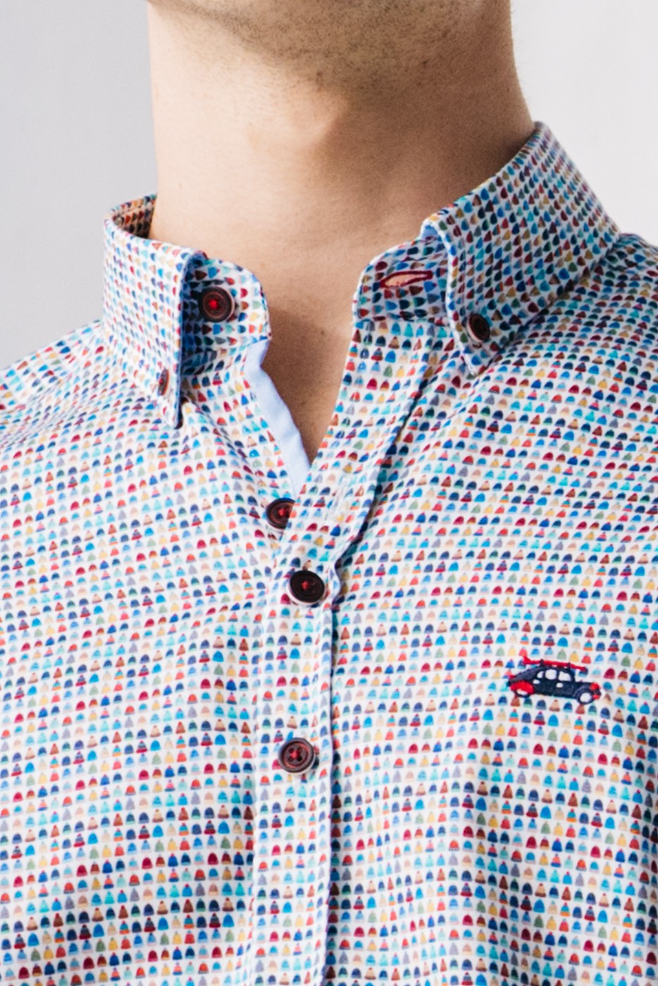 Camisa estampada de mini gorros de invierno multicolor