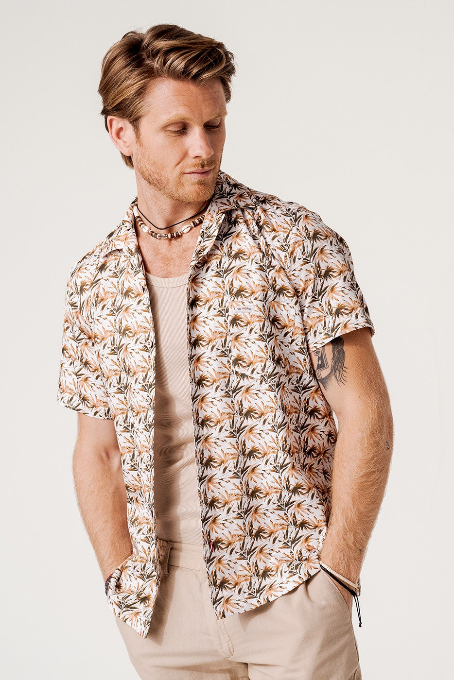 Camisa bowling hojas marrones