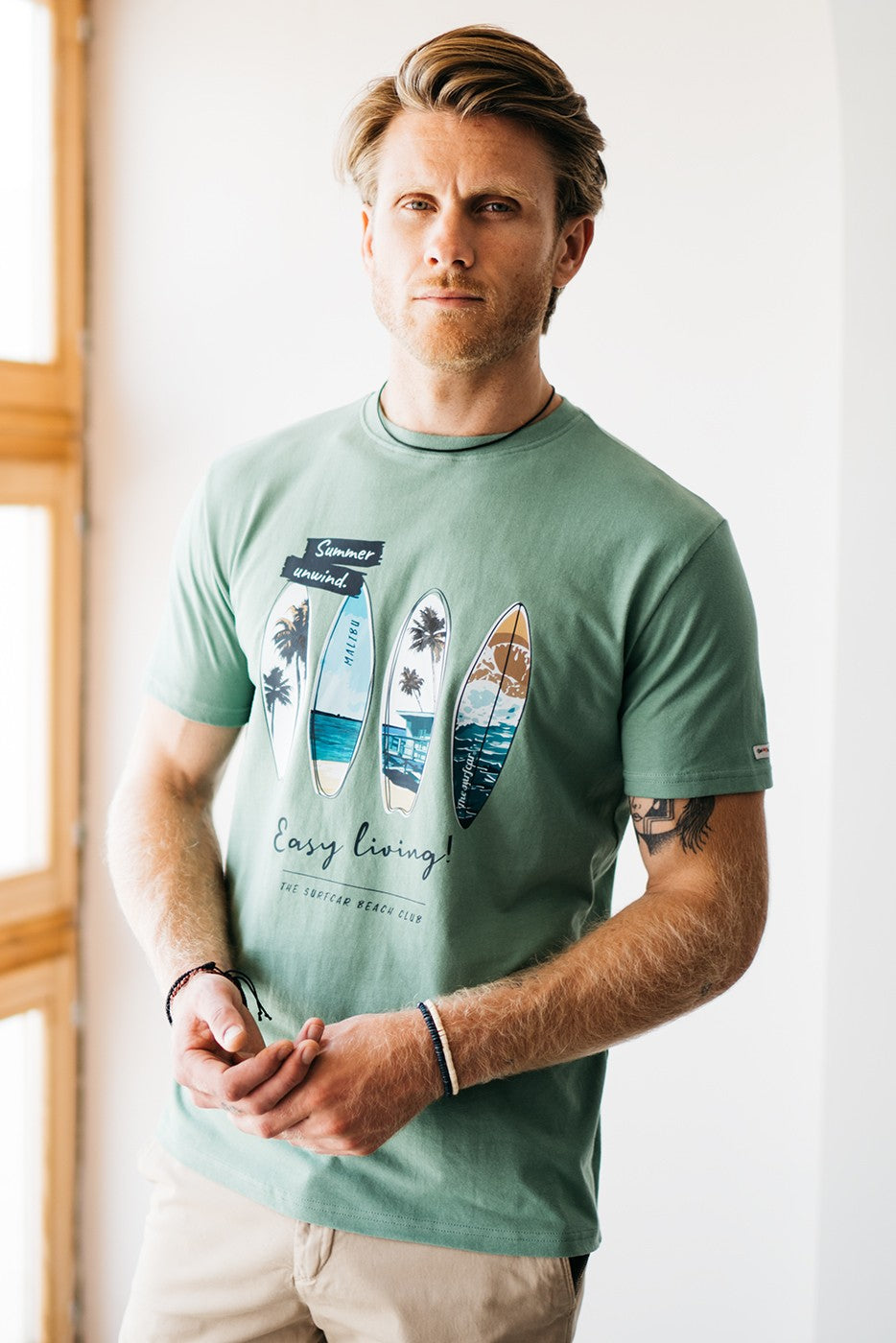 Camiseta manga corta tablas de surf verde The Surfcar Beach Club