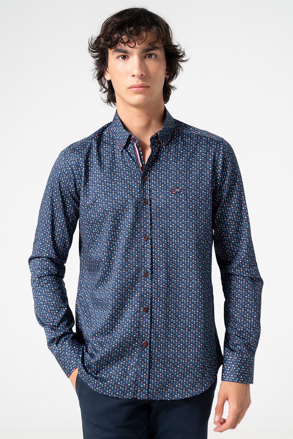 Camisa hombre circulos colores fondo marino