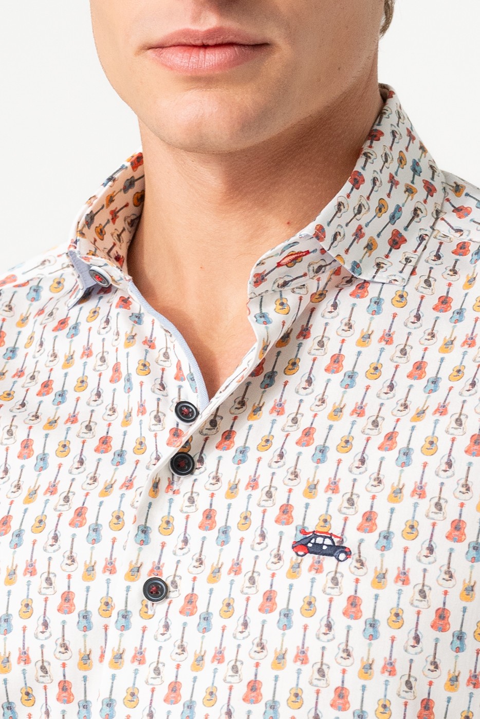 Camisa estampada guitarras colores