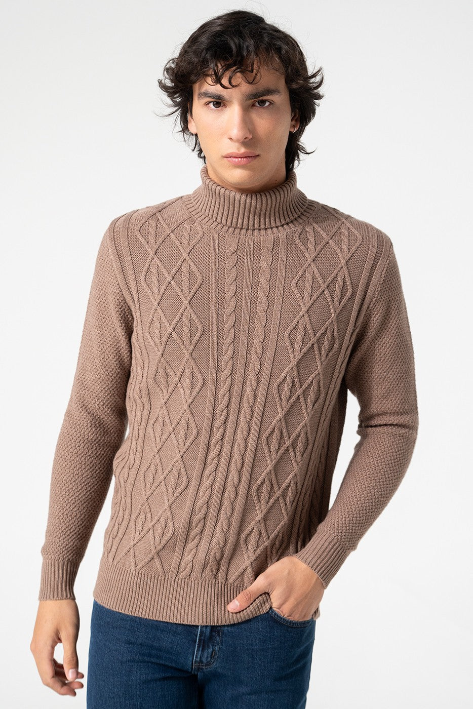 Jersey punto hombre marrón cuello alto