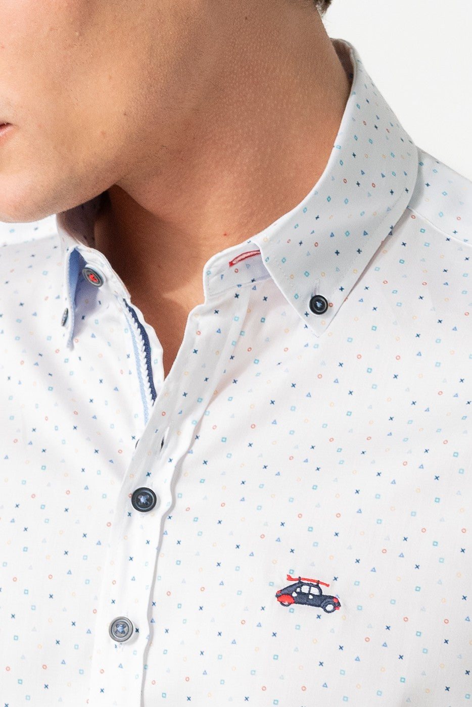 Camisa hombre estampado figuras geométricas