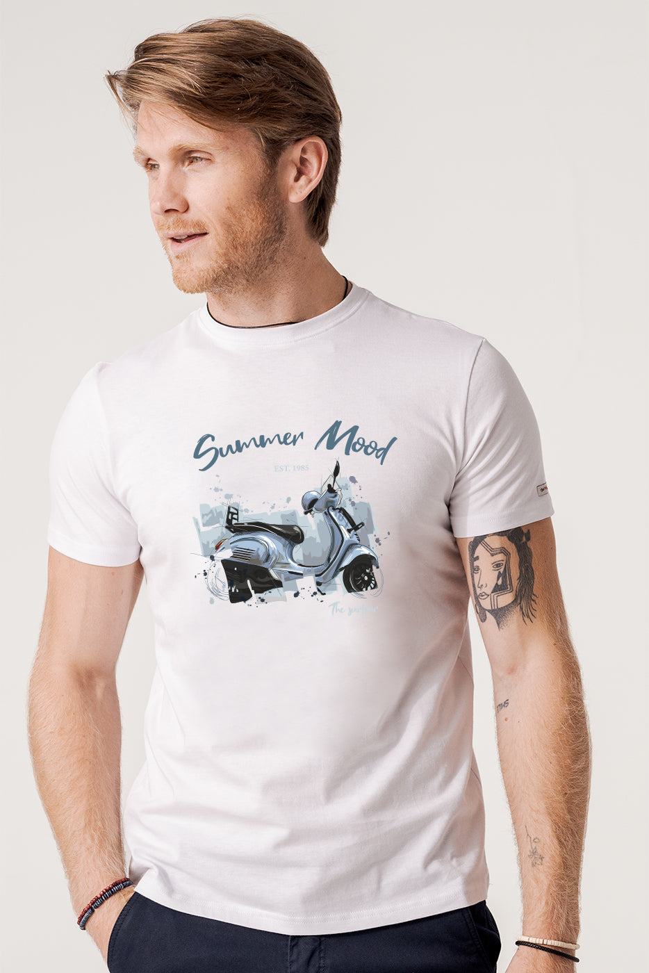 Camiseta blanca hombre estampado vespa
