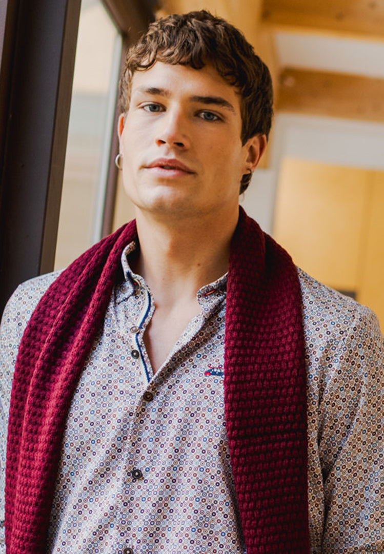 Camisa masculina microestampado multicolor geométrico