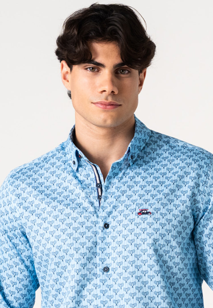 Camisa azul hombre estampado raquetas