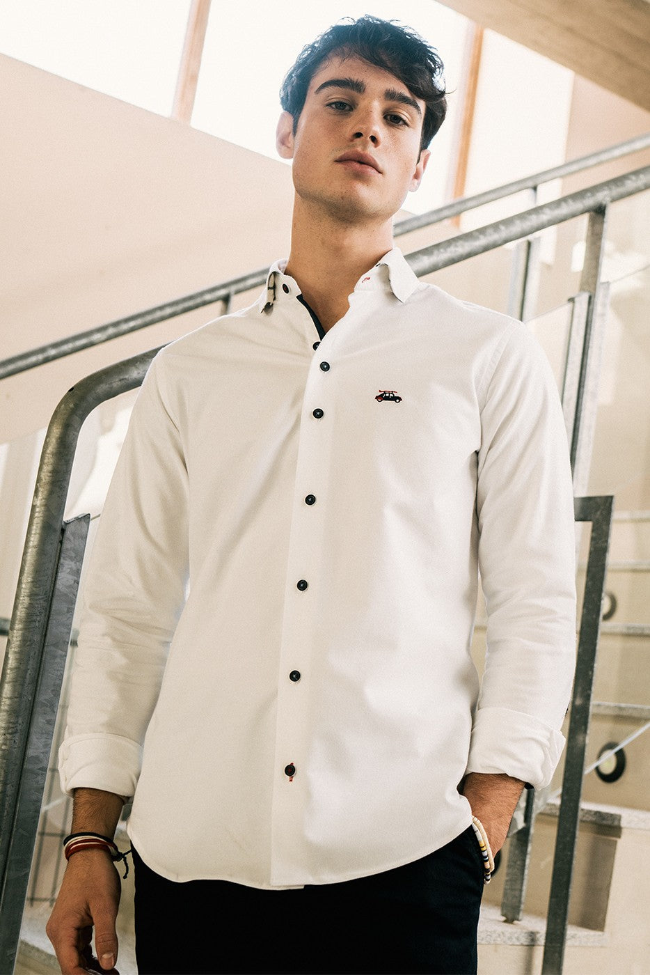 Camisa hombre tejido Oxford blanca con coderas