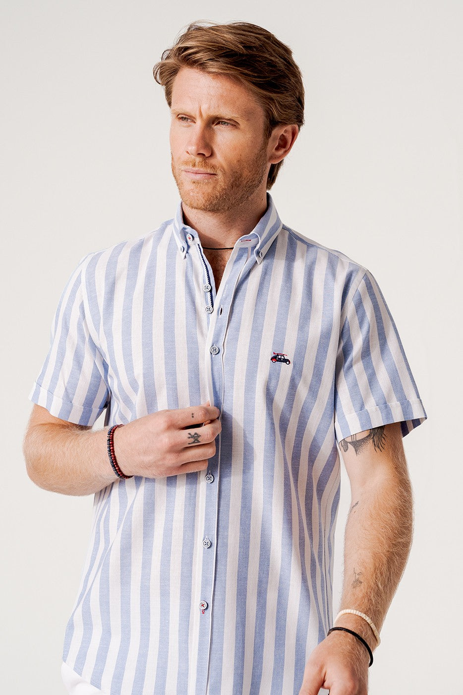 Camisa manga corta regular fit rayas azules