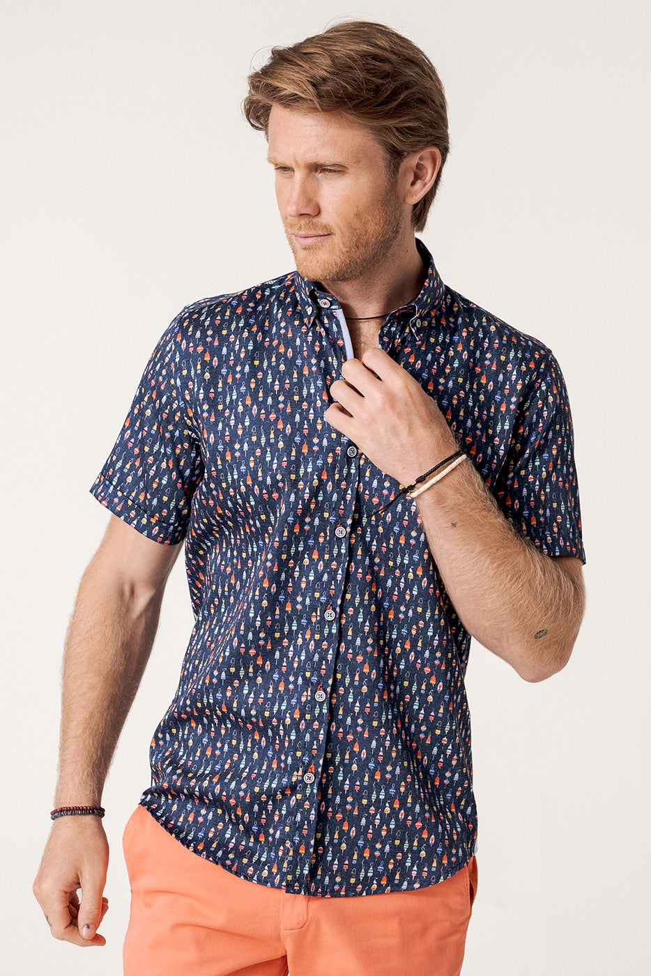 Camisa manga corta regular fit boyas de pesca multicolor