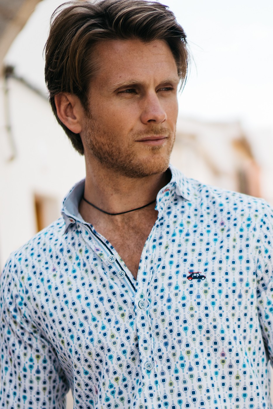 Camisa hombre regular fit palas y pelotas de pádel azul