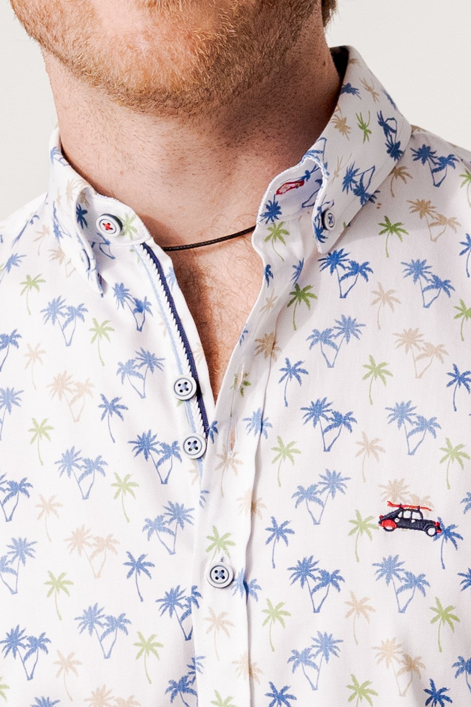 Camisa regular fit palmeras azul