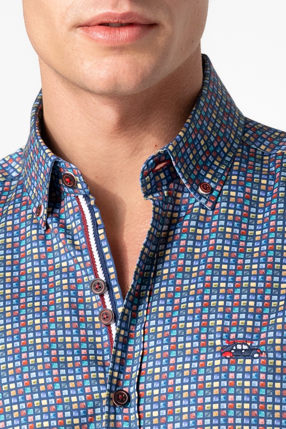 Camisa estampada cuadraditos colores fondo marino