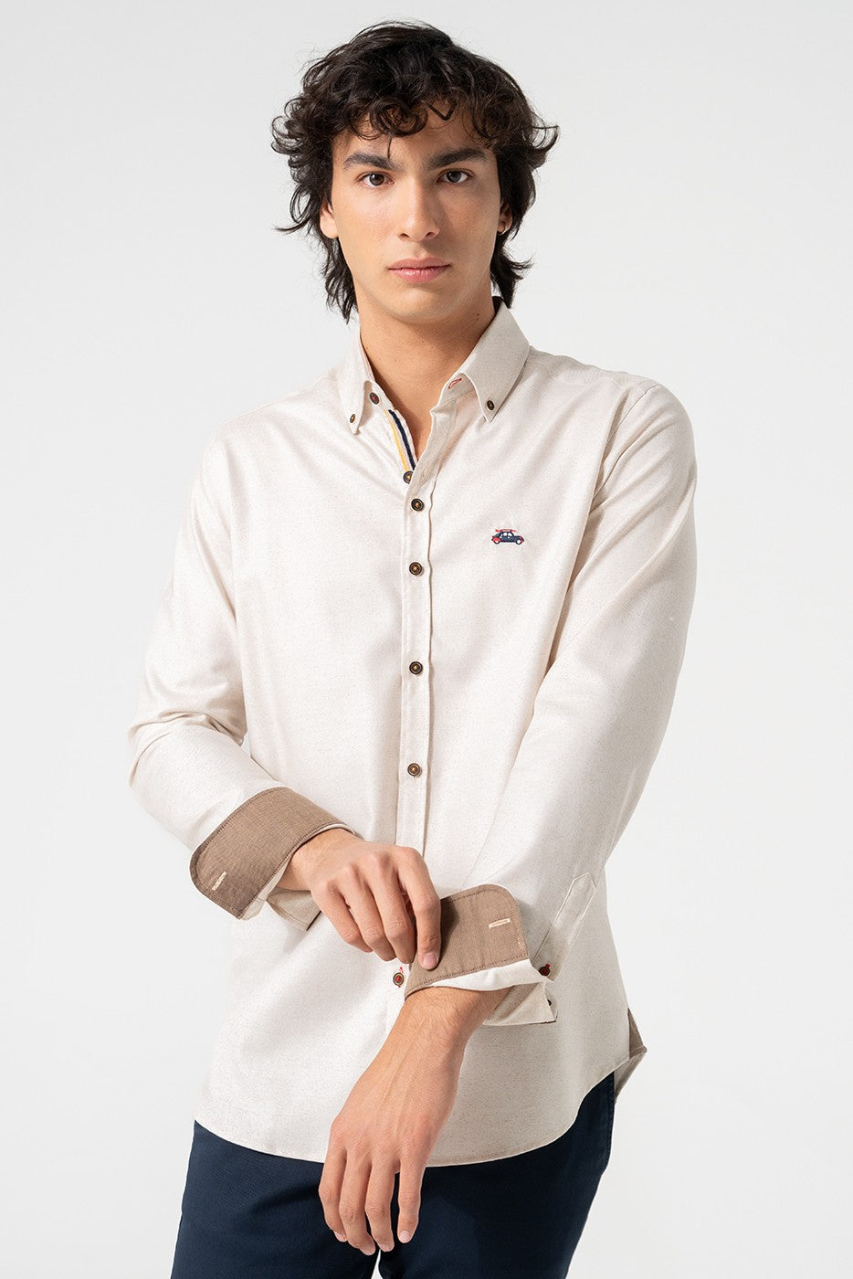 Camisa slim fit hombre beige