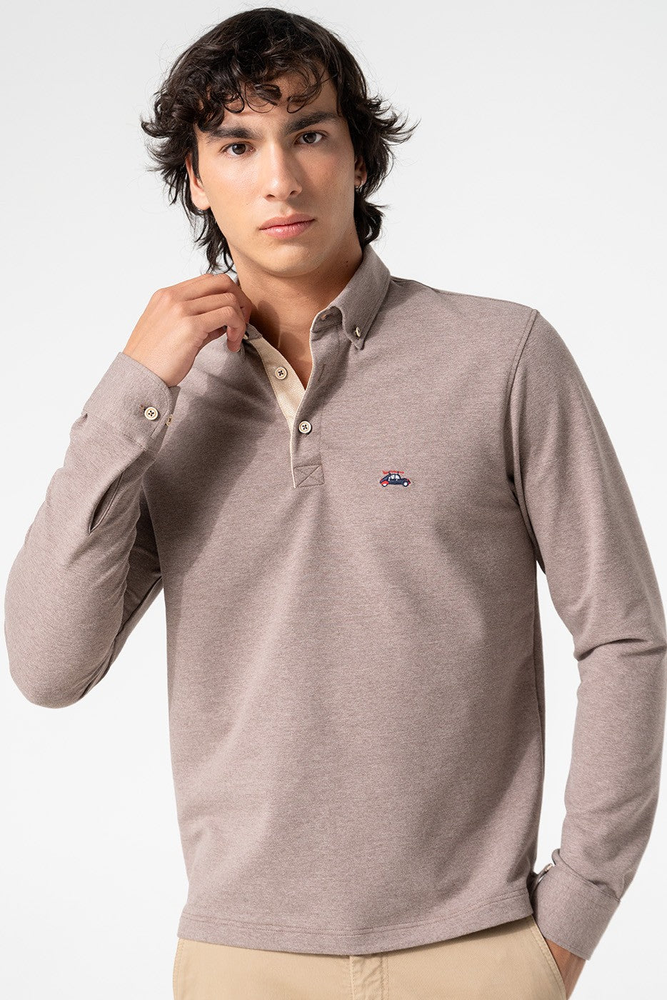 Polo de punto cuello camisero beige