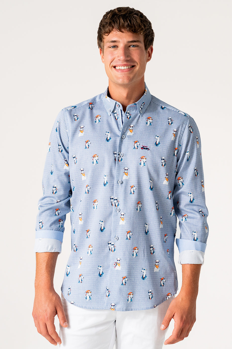 Camisa slim fit estampado perros fondo azul