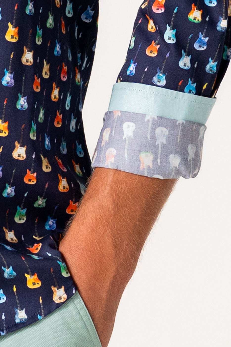 Camisa estampado guitarras multicolor slim fit hombre