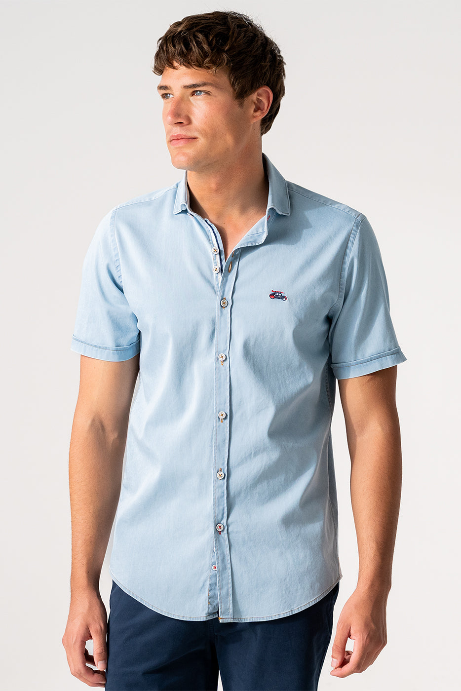 Camisa manga corta hombre tono vaquero