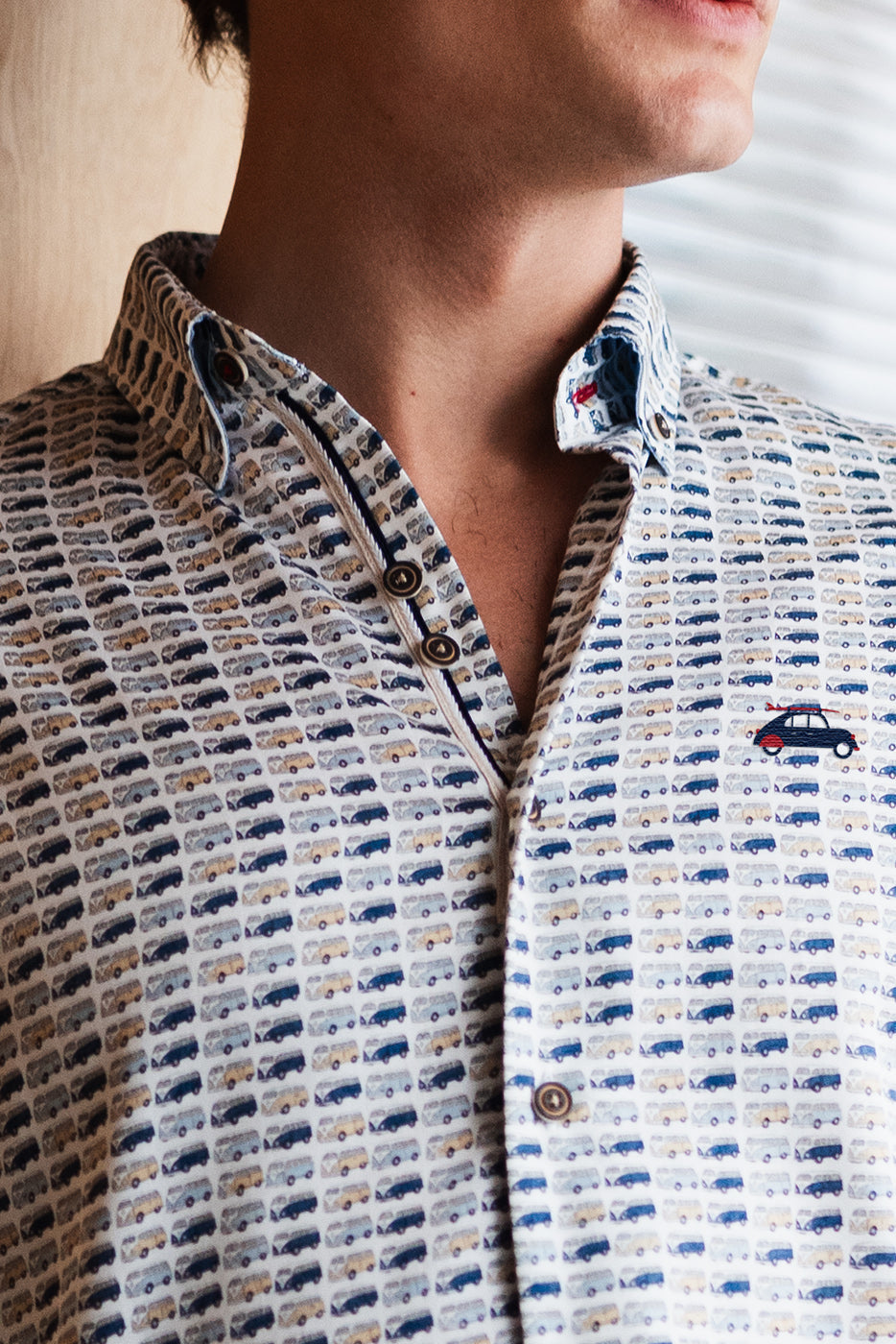 Camisa hombre estampado furgonetas camper
